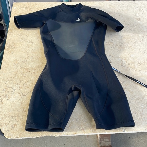 black abahub wet suit - Picture 1 of 5